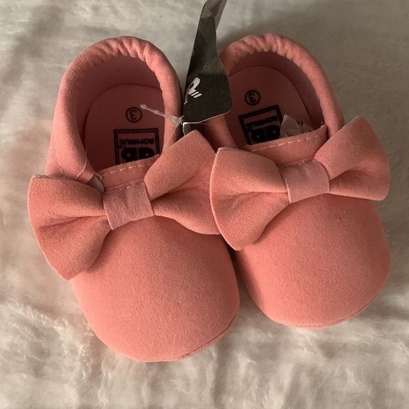 Light pink baby moccasins - Picture 2 of 6